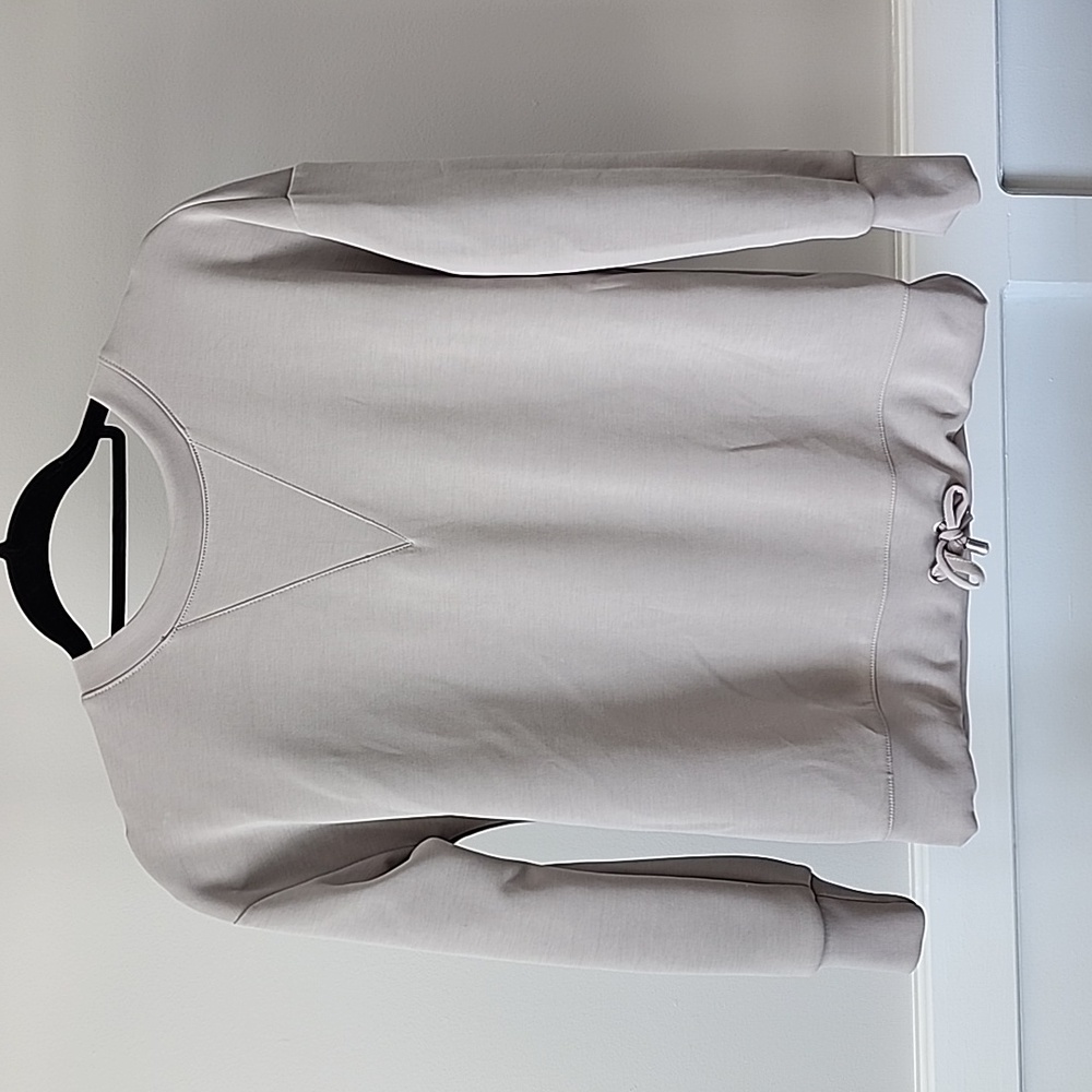 Athletic long sleeve top